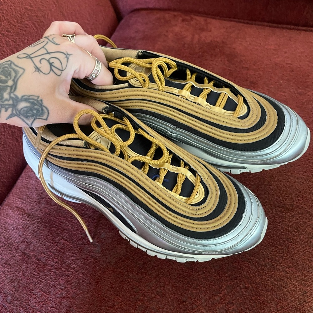 nike air max 97 gold and silver